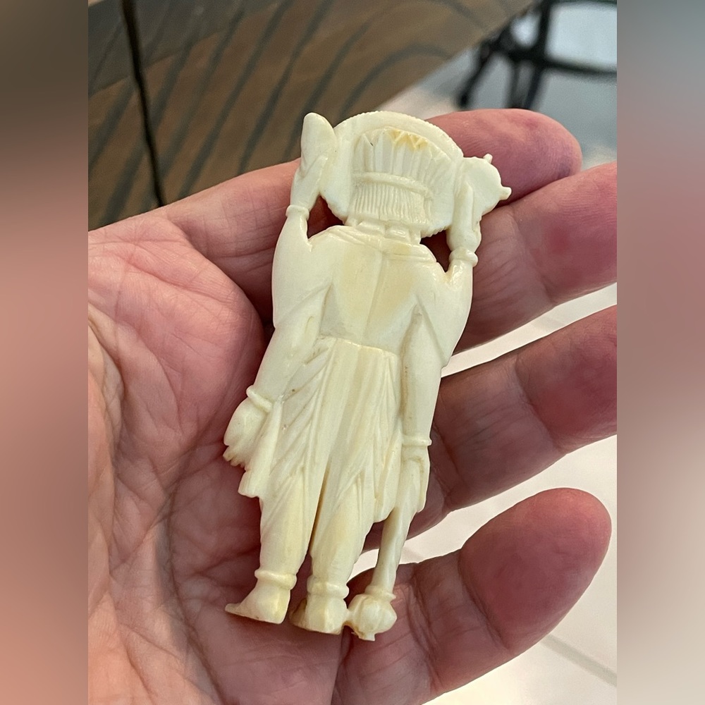 Vintage carved bone or ivory piece - Picture 6 of 7